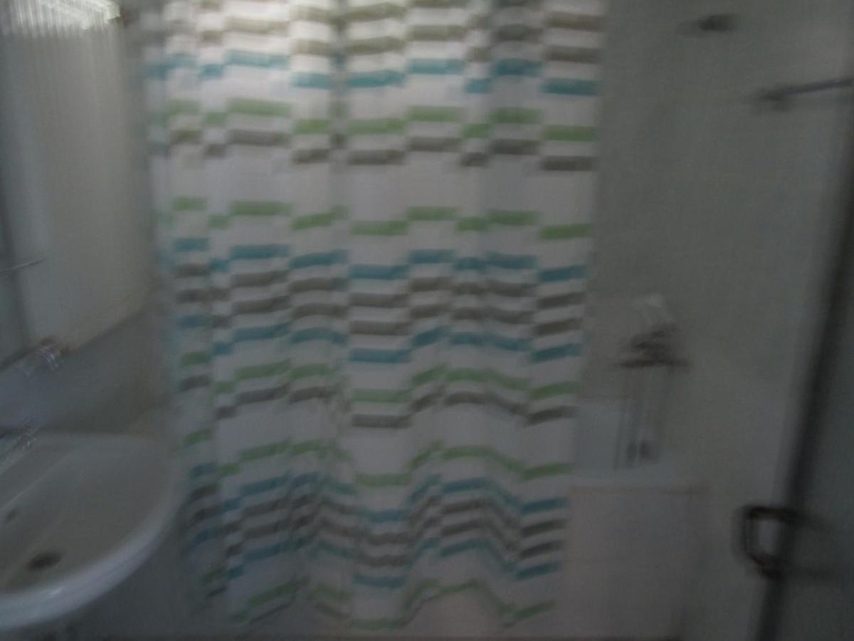 Hostel Papagal Varna Buitenkant foto