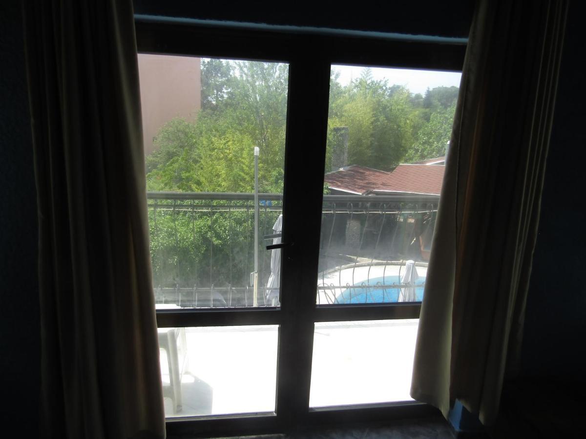 Hostel Papagal Varna Buitenkant foto