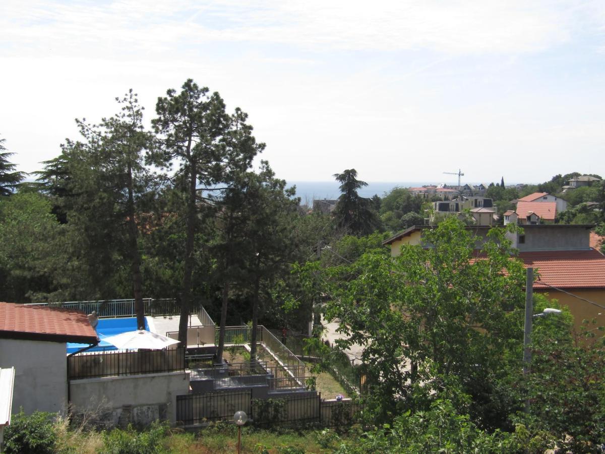 Hostel Papagal Varna Buitenkant foto