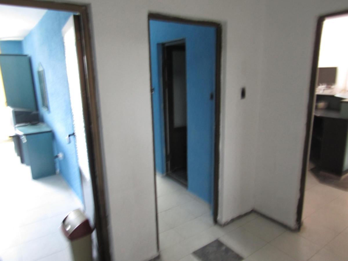 Hostel Papagal Varna Buitenkant foto