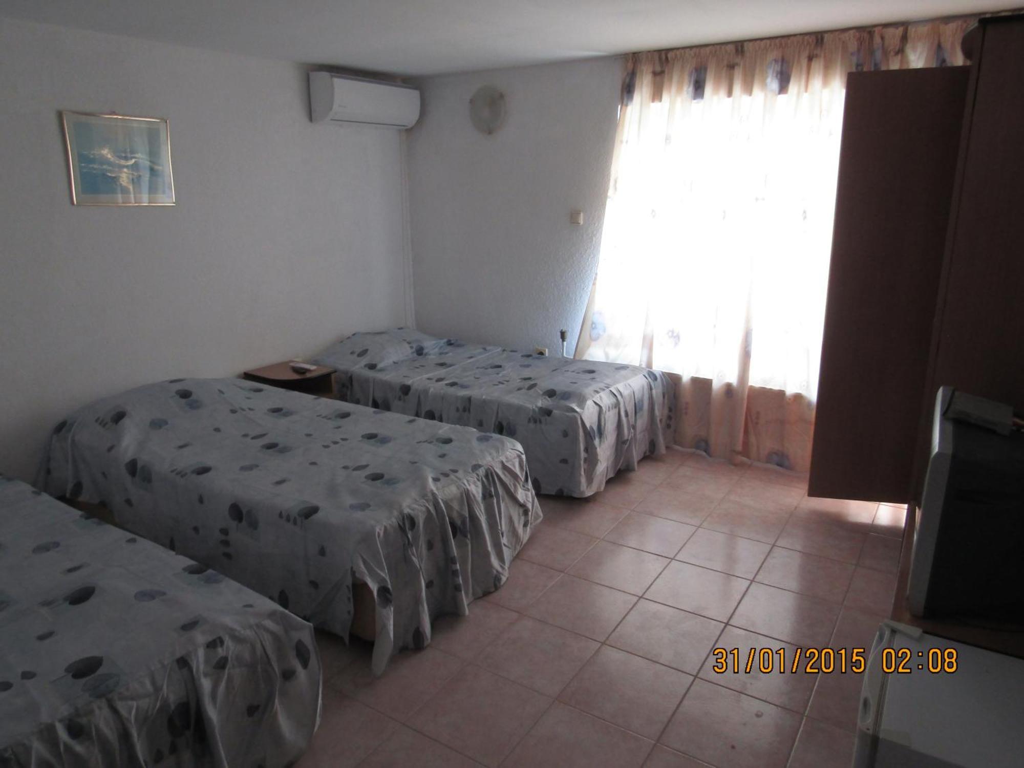 Hostel Papagal Varna Buitenkant foto