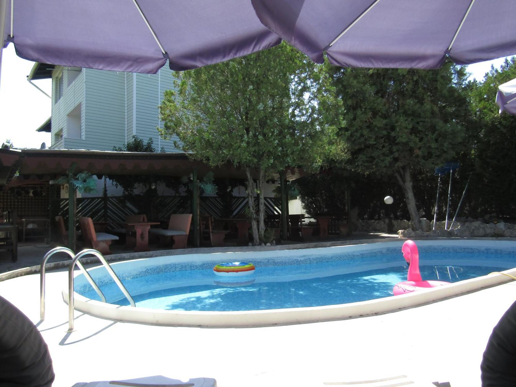 Hostel Papagal Varna Buitenkant foto