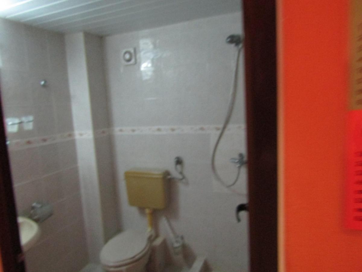 Hostel Papagal Varna Buitenkant foto